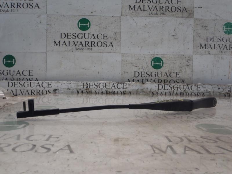 Recambio de brazo limpia delantero derecho para opel astra gtc enjoy referencia OEM IAM   