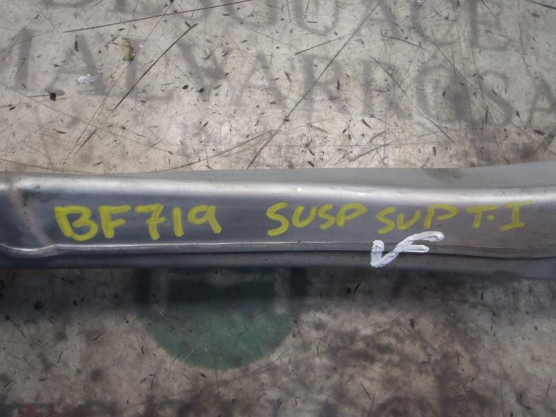 Recambio de brazo suspension superior trasero izquierdo para nissan qashqai (j10) acenta referencia OEM IAM   