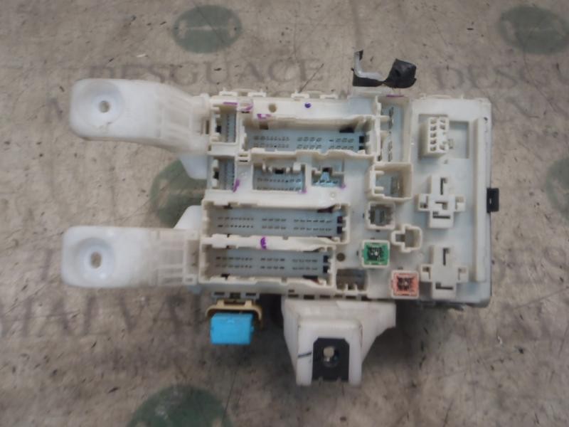 Recambio de caja reles / fusibles para toyota prius (nhw20) sol referencia OEM IAM 8273047340 8273047290 