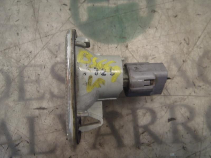 Recambio de piloto lateral izquierdo para toyota prius (nhw20) sol referencia OEM IAM 8173053011  