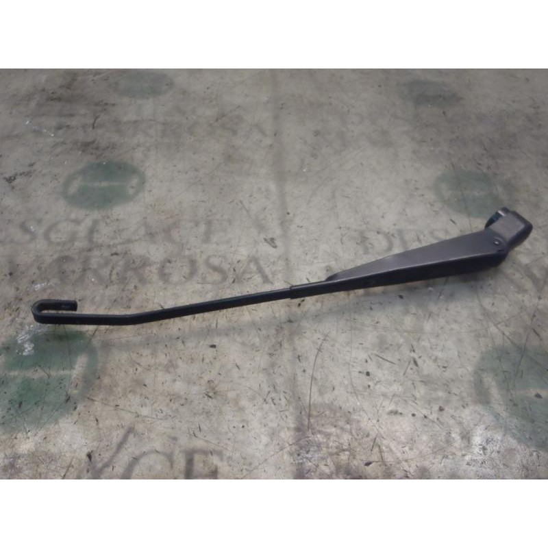 Recambio de brazo limpia trasero para toyota prius (nhw20) sol referencia OEM IAM 8524147020  