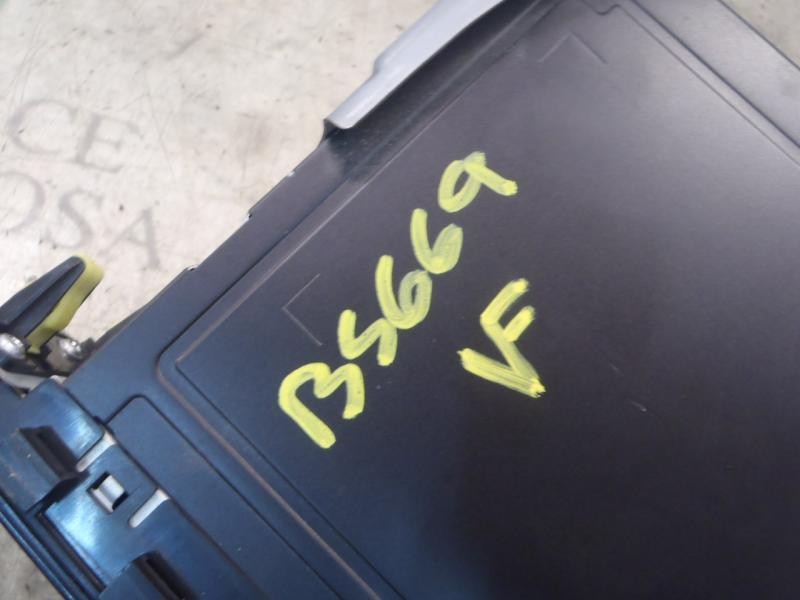 Recambio de sistema audio / radio cd para toyota prius (nhw20) sol referencia OEM IAM 8612047230  