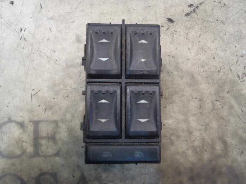 Recambio de mando elevalunas delantero izquierdo para ford mondeo berlina (ge) ambiente referencia OEM IAM   