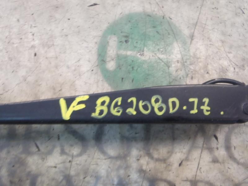 Recambio de brazo limpia delantero izquierdo para ford focus berlina (cap) ambiente (d) referencia OEM IAM   