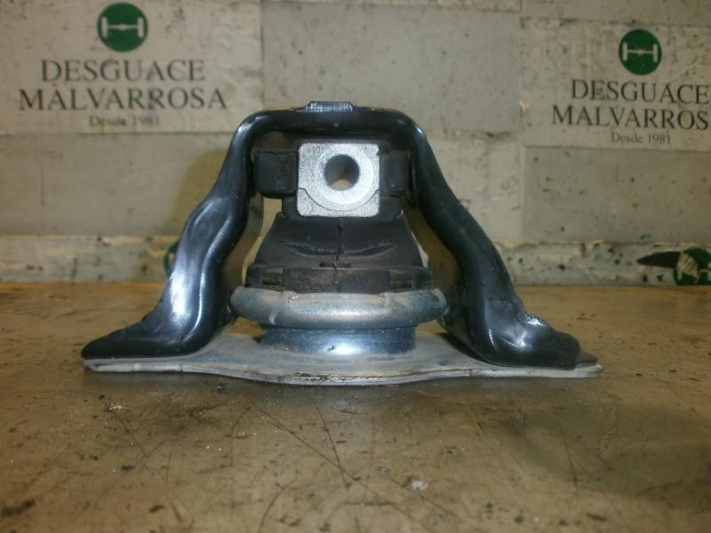 Recambio de soporte motor derecho para dacia logan ambiance referencia OEM IAM 8200338372  