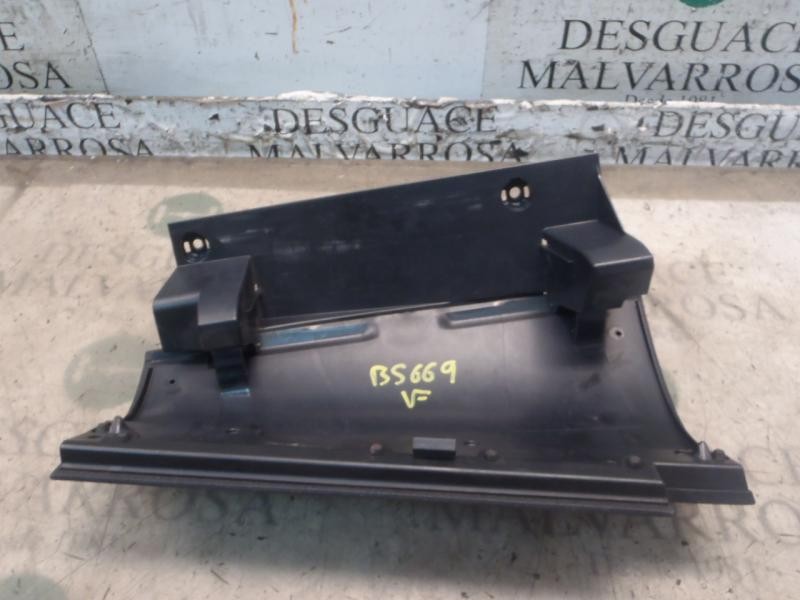 Recambio de guantera para toyota prius (nhw20) sol referencia OEM IAM 5555047061C0  