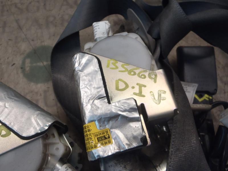 Recambio de cinturon seguridad delantero para toyota prius (nhw20) sol referencia OEM IAM 7321047081B0  