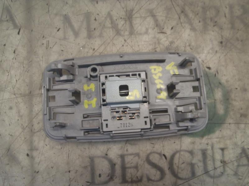 Recambio de piloto interior para toyota prius (nhw20) sol referencia OEM IAM 8124068010B1  
