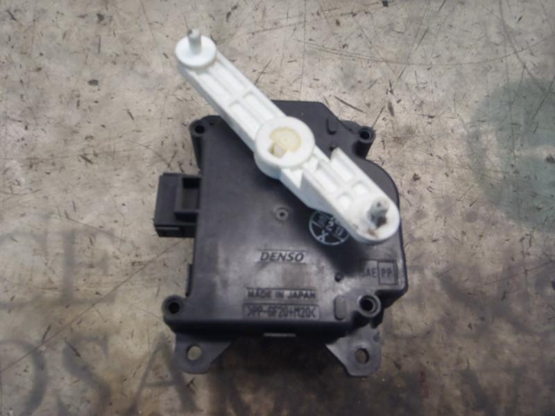 Recambio de motor apertura trampillas climatizador para toyota prius (nhw20) sol referencia OEM IAM 8710647120  