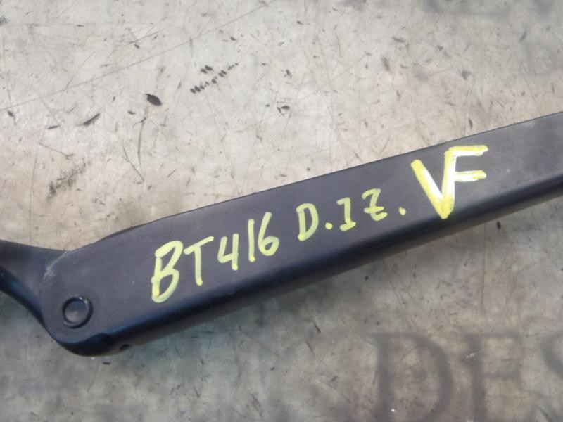 Recambio de brazo limpia delantero izquierdo para ford fiesta (cbk) ambiente referencia OEM IAM   