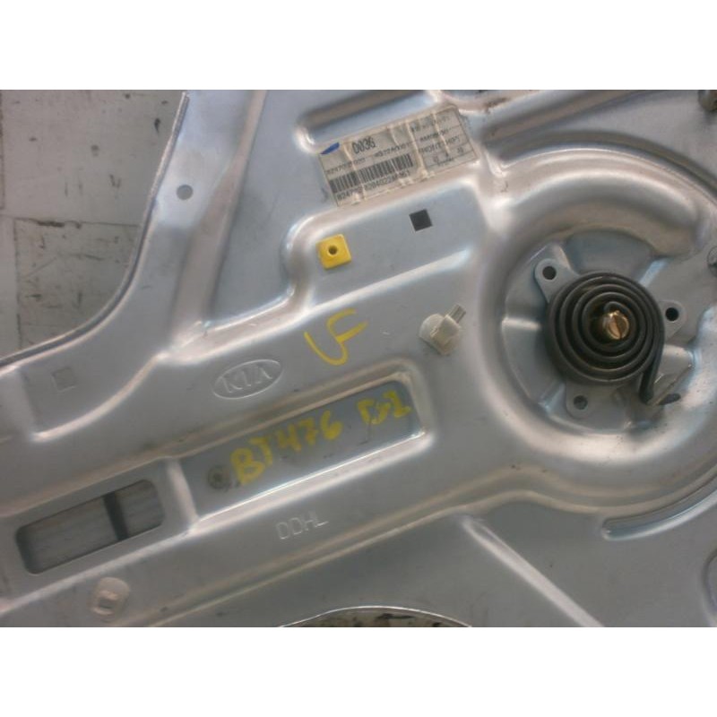 Recambio de elevalunas delantero izquierdo para kia cerato 2.0 ex crdi familiar (5-ptas.) referencia OEM IAM 824012F010  