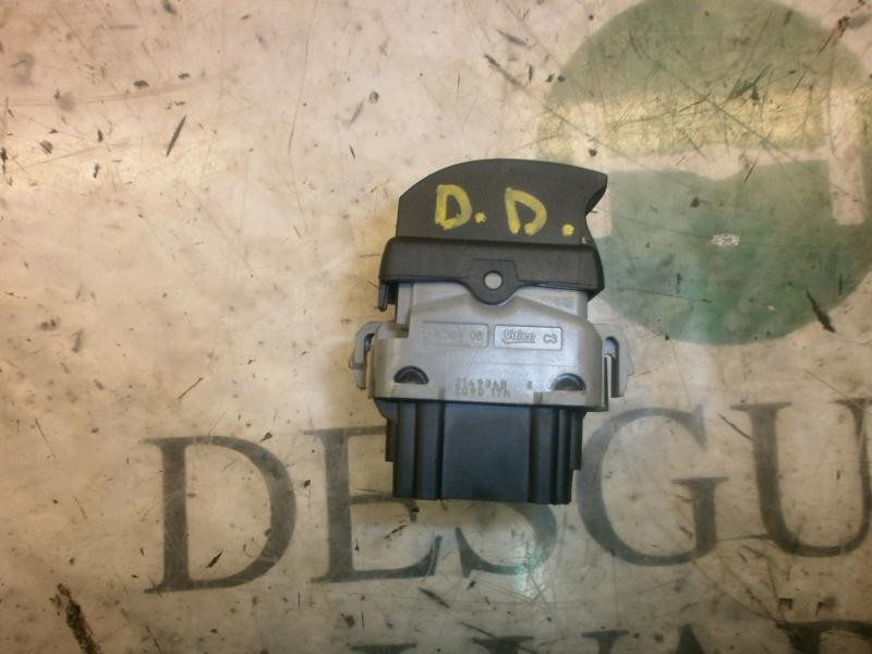 Recambio de mando elevalunas delantero derecho para renault clio iii 1.5 dci diesel fap referencia OEM IAM   