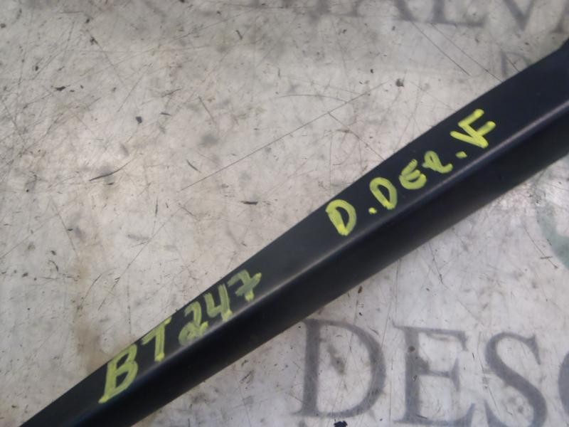 Recambio de brazo limpia delantero derecho para dacia logan express ambiance referencia OEM IAM 6001550817  