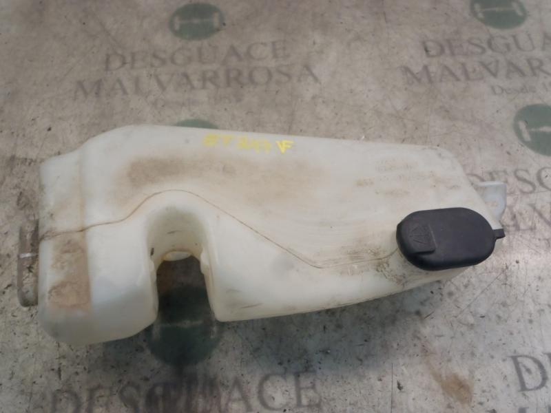 Recambio de deposito limpia para dacia logan express ambiance referencia OEM IAM 6001548140  