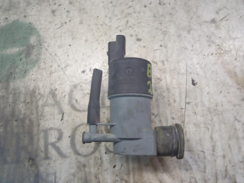 Recambio de bomba limpia para dacia logan express ambiance referencia OEM IAM 6001549443 9641553880 