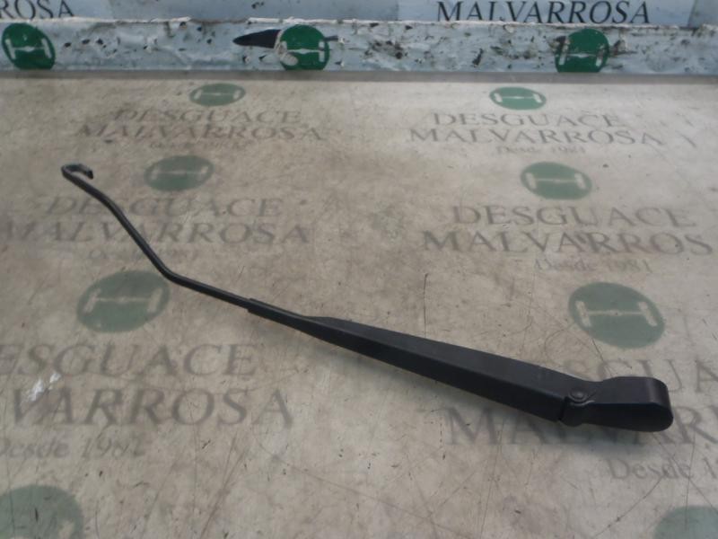 Recambio de brazo limpia delantero izquierdo para citroën c3 1.4 hdi sx plus referencia OEM IAM   