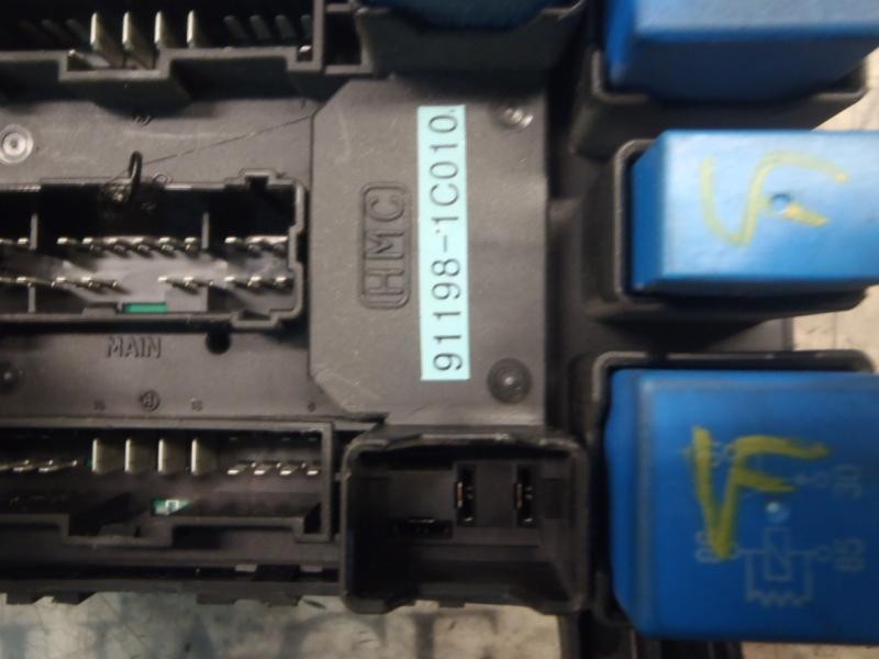 Recambio de caja reles / fusibles para hyundai getz (tb) 1.1 básico referencia OEM IAM 911981C010 911981C010 