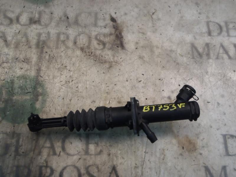 Recambio de bomba embrague para renault megane ii berlina 3p confort authentique referencia OEM IAM   