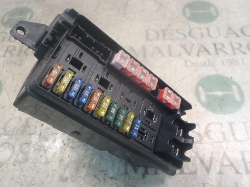 Recambio de caja reles / fusibles para mini mini (r50,r53) cooper referencia OEM IAM 61146906614 120515120706 