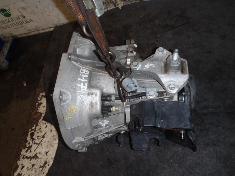 Recambio de caja cambios para ford fiesta (cbk) futura referencia OEM IAM  2N1R7002ED 