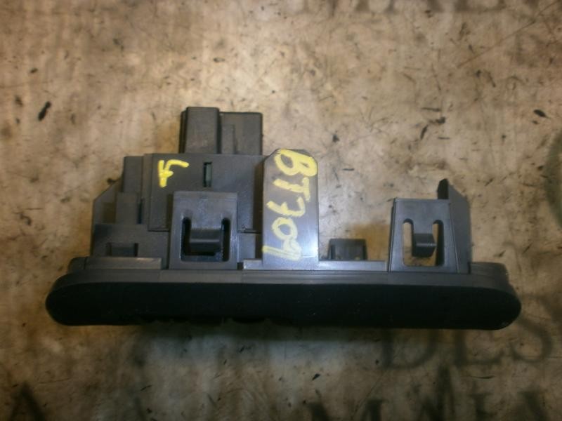 Recambio de modulo electronico para renault megane ii berlina 3p confort dynamique referencia OEM IAM   