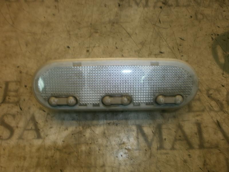 Recambio de piloto interior para renault megane ii berlina 3p confort dynamique referencia OEM IAM   