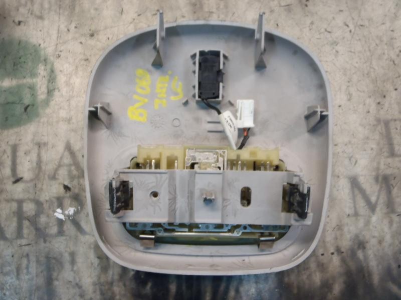 Recambio de piloto interior para peugeot 207 xs pack referencia OEM IAM   