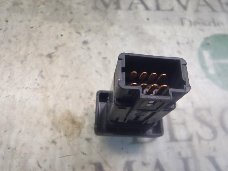 Recambio de warning para dacia logan ambiance referencia OEM IAM 6001546813  