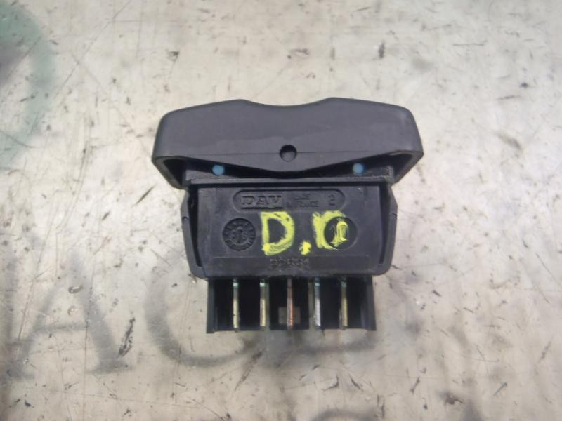 Recambio de mando elevalunas delantero derecho para dacia logan ambiance referencia OEM IAM 6001546816  