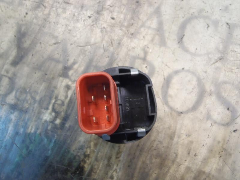 Recambio de mando elevalunas delantero derecho para ford fiesta (cbk) trend referencia OEM IAM   