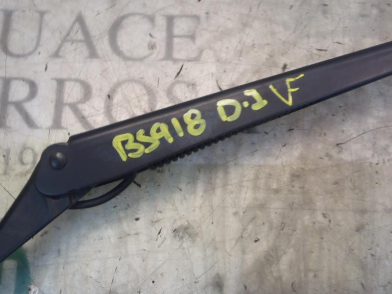 Recambio de brazo limpia delantero izquierdo para peugeot 308 confort referencia OEM IAM   