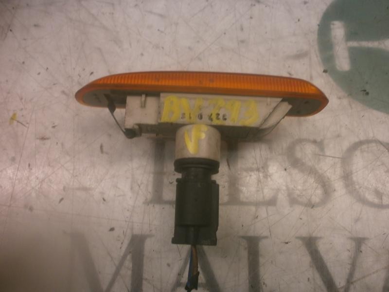 Recambio de piloto lateral izquierdo para bmw serie 3 berlina (e46) 320d referencia OEM IAM 63138370719  