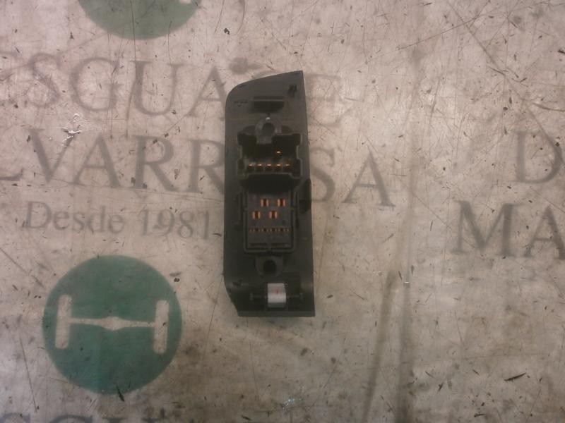 Recambio de mando elevalunas trasero izquierdo para nissan x-trail (t31) se referencia OEM IAM 25411JG000 82961 82961