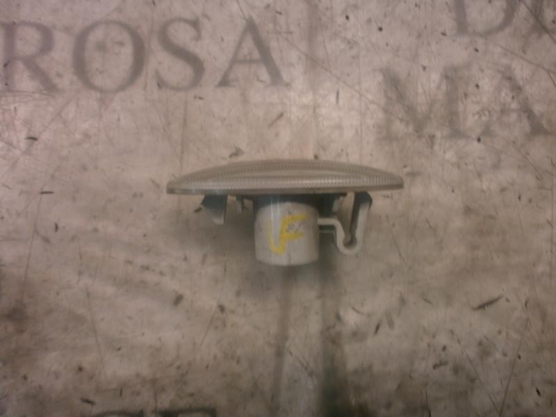 Recambio de piloto lateral izquierdo para nissan x-trail (t31) se referencia OEM IAM 2616089900  