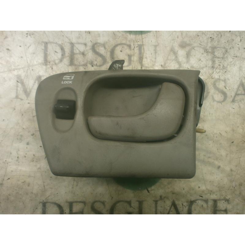 Recambio de maneta interior delantera derecha para chrysler voyager (rg) 2.5 crd lx referencia OEM IAM   