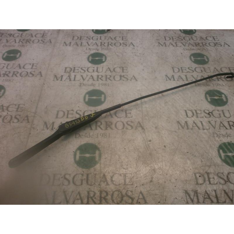 Recambio de brazo limpia delantero derecho para opel vivaro combi 2.7t corto referencia OEM IAM   