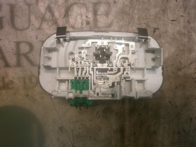 Recambio de piloto interior para peugeot 307 berlina (s2) xs referencia OEM IAM   