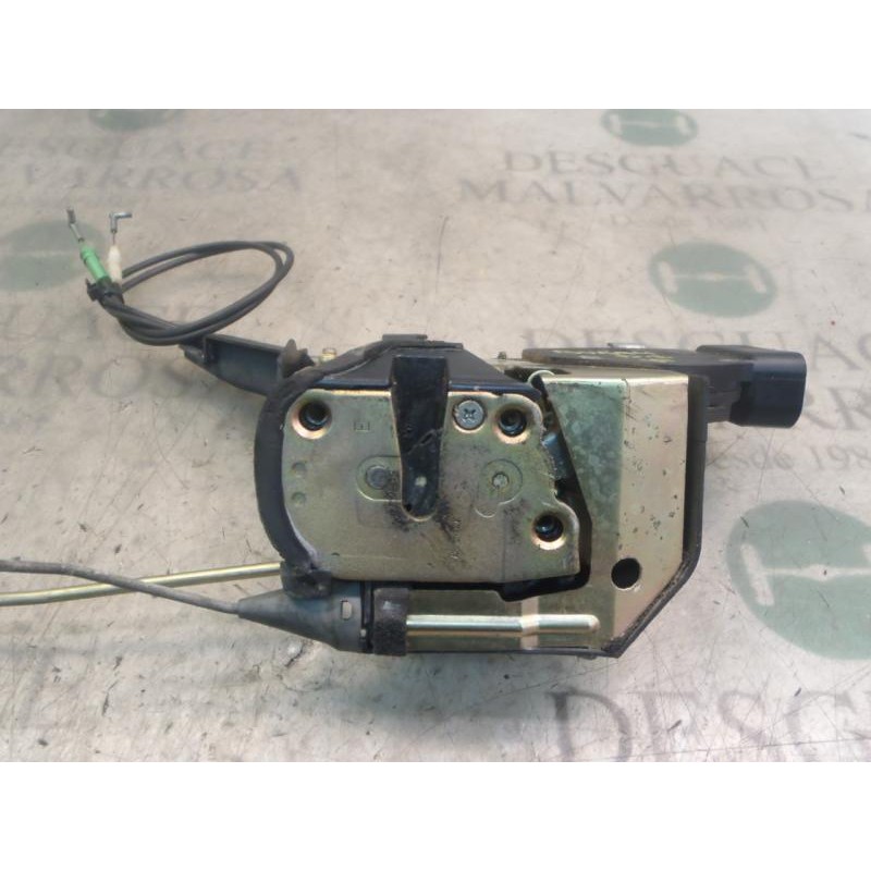 Recambio de cerradura puerta delantera izquierda para lexus is200 (gxe10) 2.0 referencia OEM IAM 6932053030  