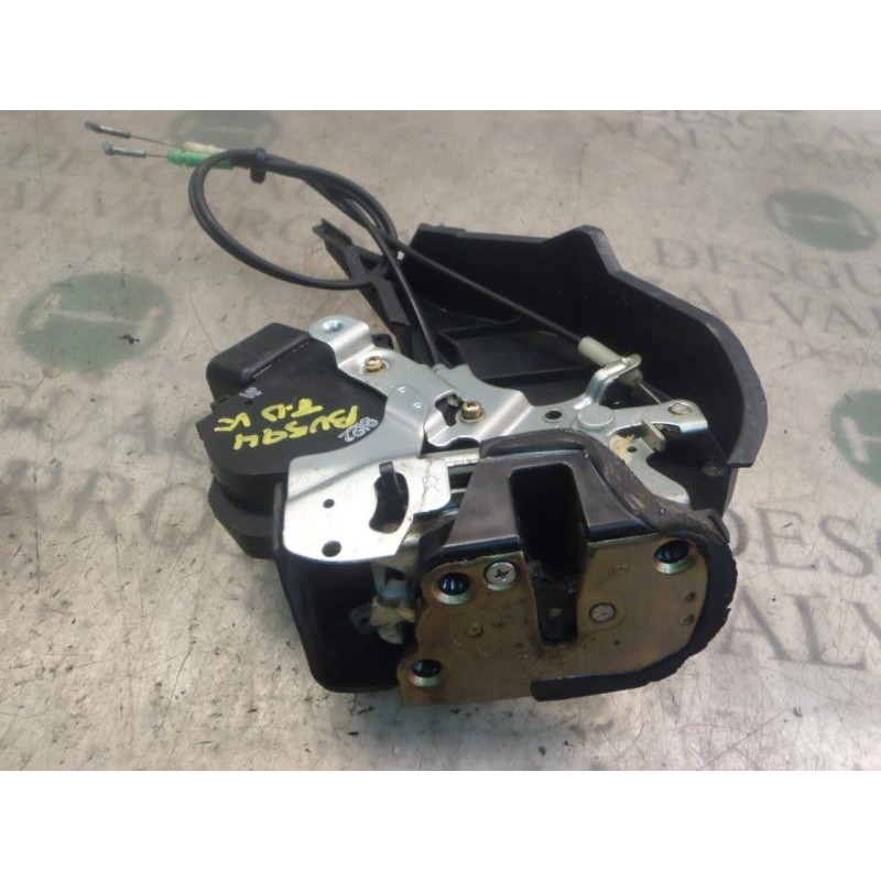 Recambio de cerradura puerta trasera derecha para lexus is200 (gxe10) 2.0 referencia OEM IAM 6933053020  