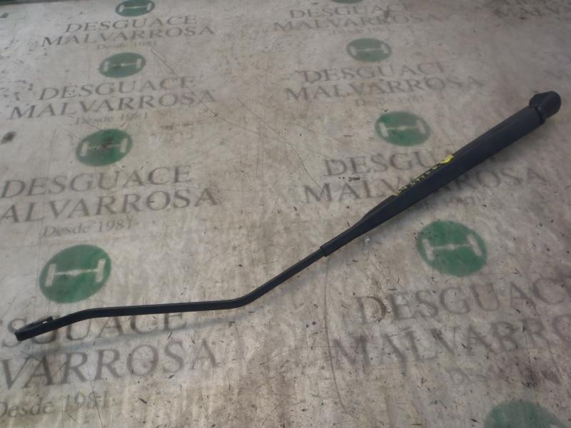 Recambio de brazo limpia delantero derecho para citroën c3 1.4 hdi cool referencia OEM IAM   