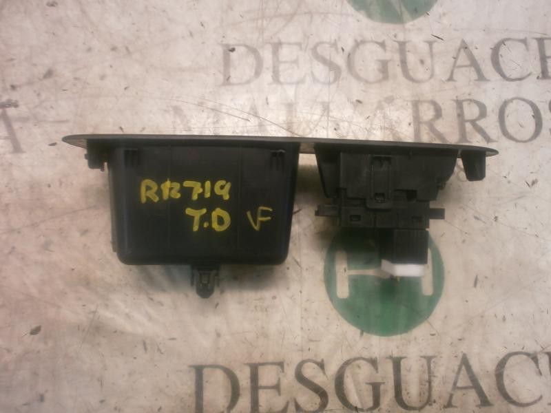 Recambio de mando elevalunas trasero derecho para nissan qashqai (j10) acenta referencia OEM IAM   