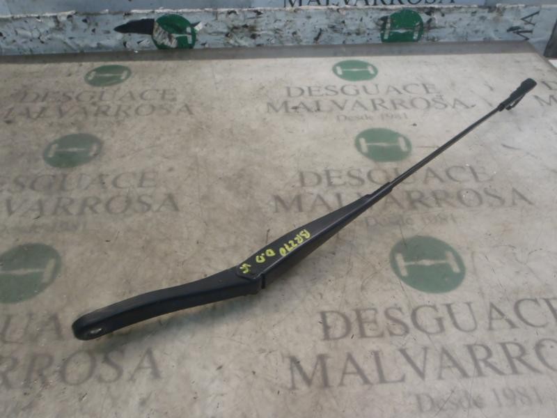 Recambio de brazo limpia delantero derecho para opel astra gtc cosmo referencia OEM IAM   