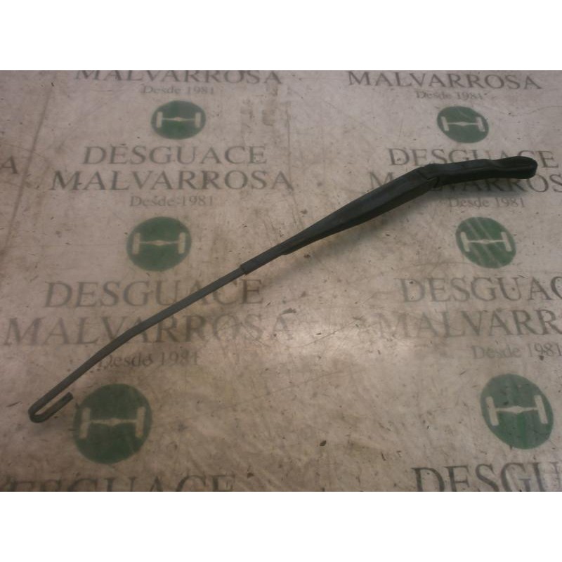 Recambio de brazo limpia delantero izquierdo para opel meriva enjoy referencia OEM IAM   