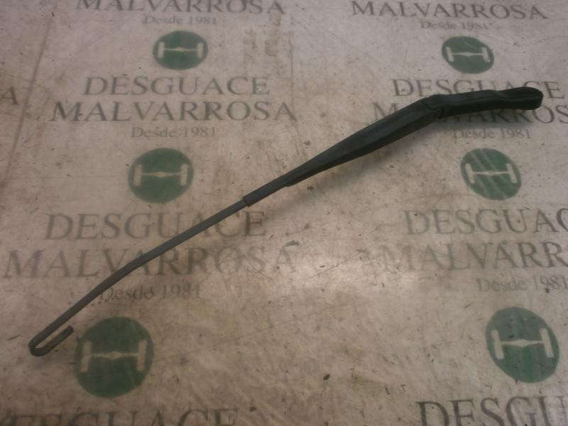 Recambio de brazo limpia delantero izquierdo para opel meriva enjoy referencia OEM IAM   