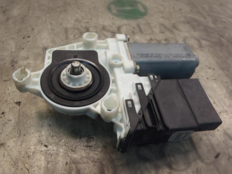 Recambio de motor elevalunas trasero derecho para seat leon (1m1) signo referencia OEM IAM   