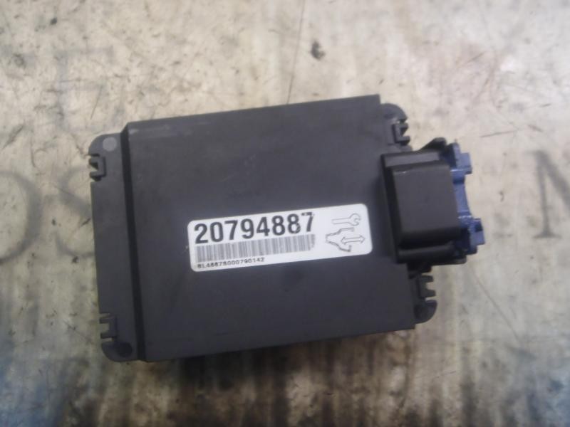Recambio de modulo electronico para opel insignia berlina sport 4x4 referencia OEM IAM 20794887 20794887 