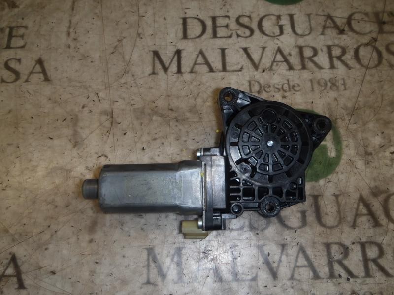 Recambio de motor elevalunas trasero derecho para kia carens (un) emotion referencia OEM IAM 834601D000  