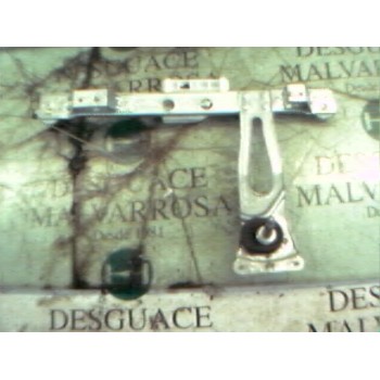 ELEVALUNAS TRASERO DERECHO 