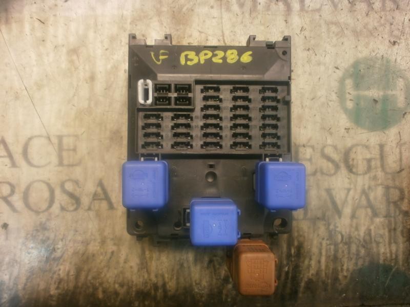 Recambio de caja reles / fusibles para nissan patrol gr (y61) gr s referencia OEM IAM   