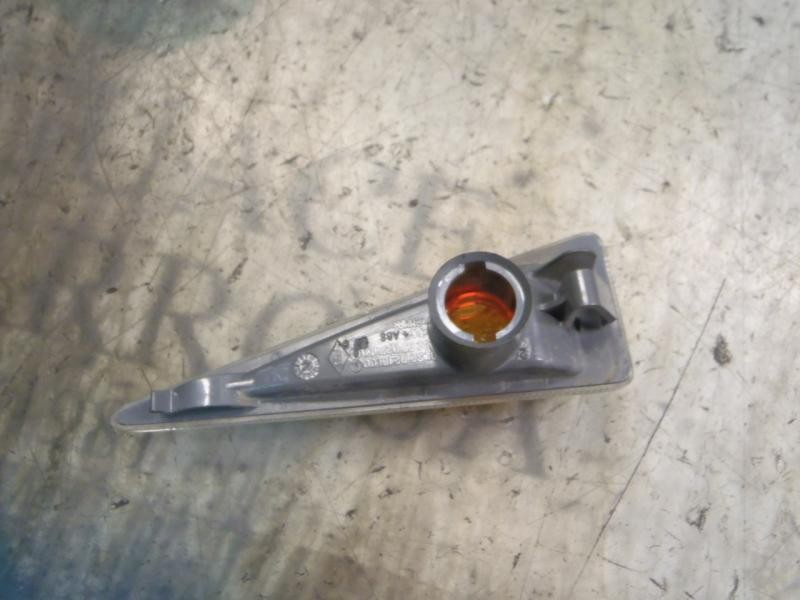 Recambio de piloto lateral izquierdo para renault scenic ii 1.9 dci diesel referencia OEM IAM   